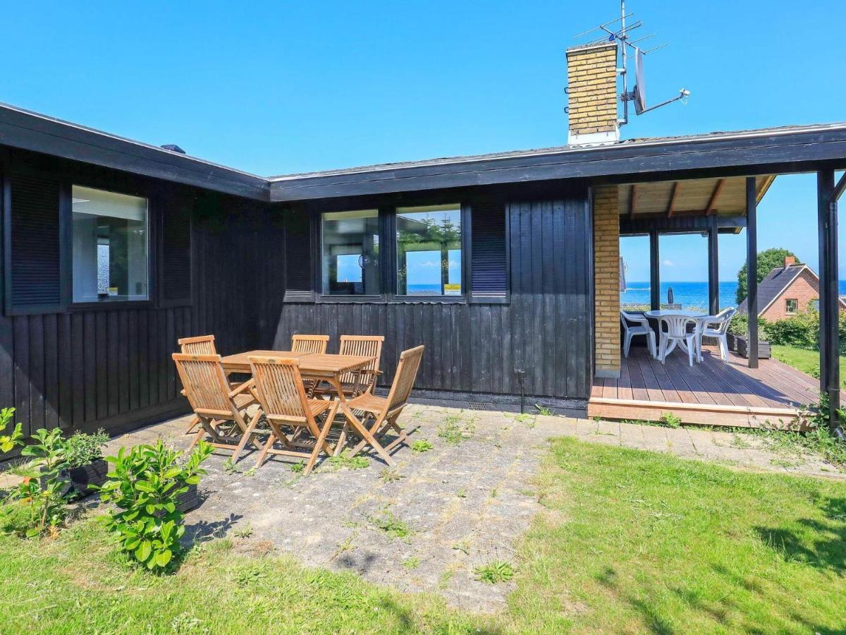 6 Person Holiday Home In Hesselager Екстериор снимка