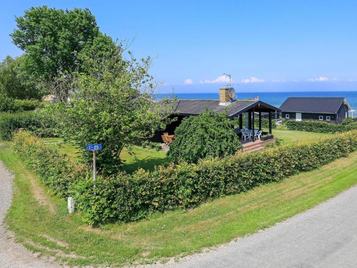 6 Person Holiday Home In Hesselager Екстериор снимка